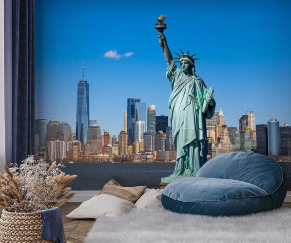 Statue of liberty with a city in the background u58760pig2 600x501 - Statue of liberty with a city in the background - tegory