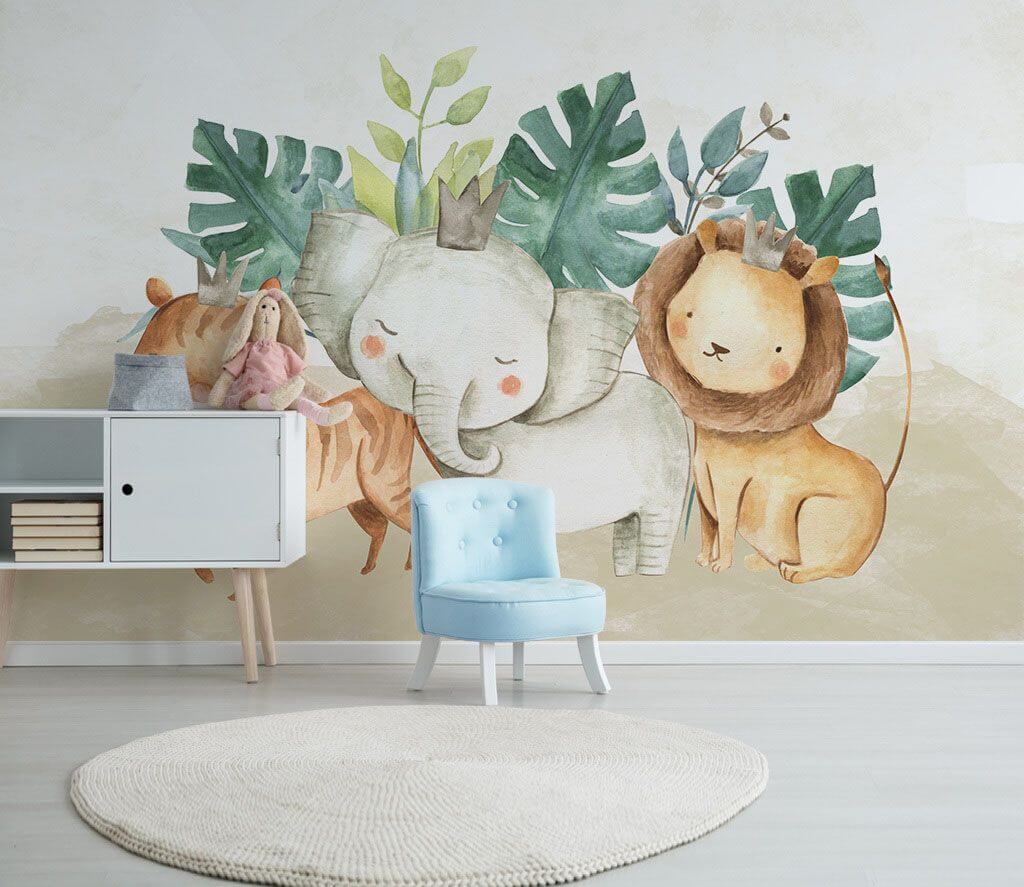 u12842pir1m - Group of animals with crowns - tegory