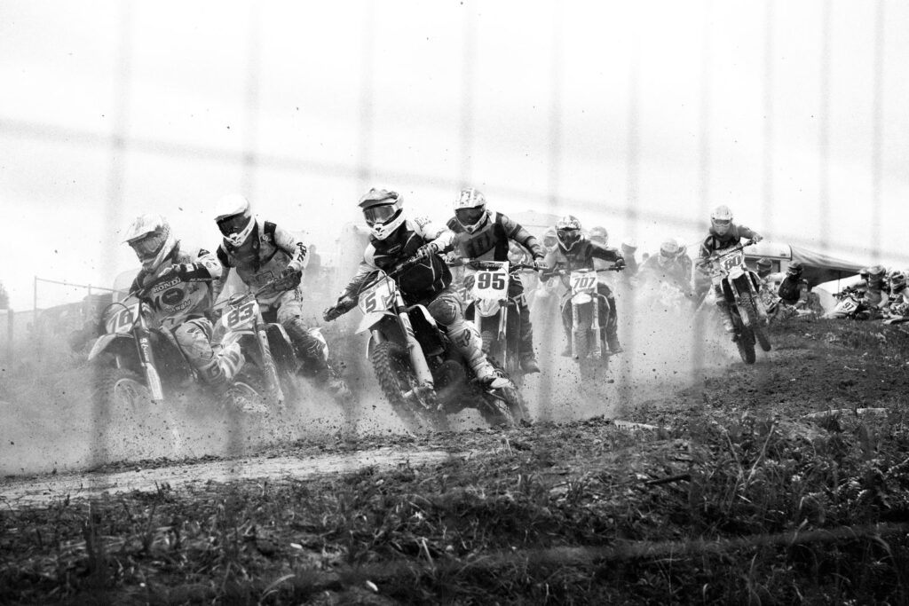 Group of people on dirt bikes u26548p 1024x683 - Group of people on dirt bikes - tegory