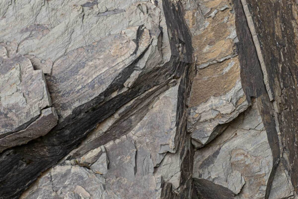 Natural patterns in layered rock formations u35446p 600x400 - Natural patterns in layered rock formations - tegory