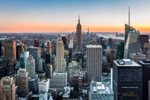City skyline with tall buildings u60777p 600x400 - City skyline with tall buildings - tegory