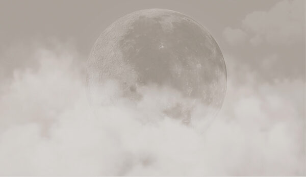 A moon in the clouds w00548p 600x347 - A moon in the clouds - tegory