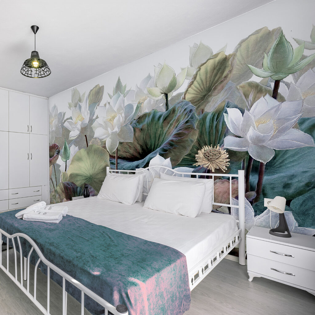 Group of white flowers and green leaves