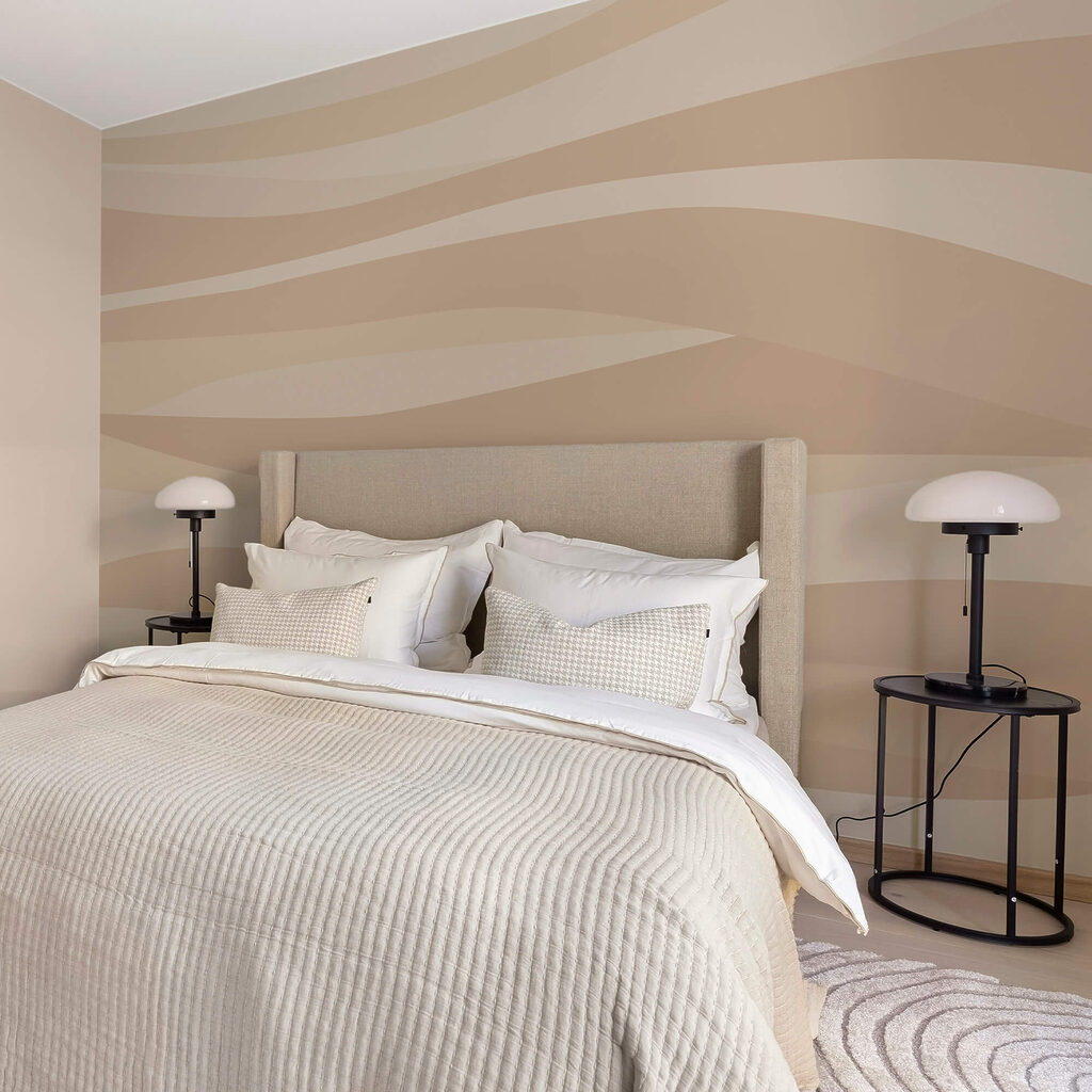 Brown and white wavy pattern