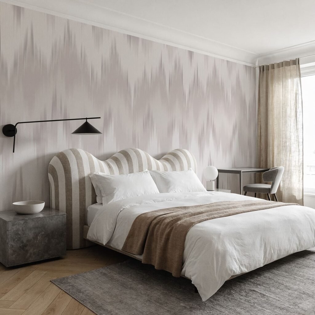 White and gray zigzag pattern