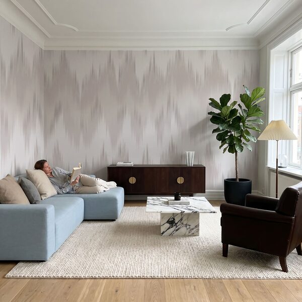 White and gray zigzag pattern